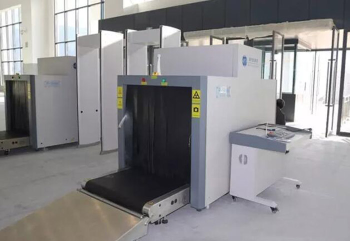 全國(guó)、省市政協(xié)委員體驗(yàn)蘭渝鐵路、視察階州廣場(chǎng)