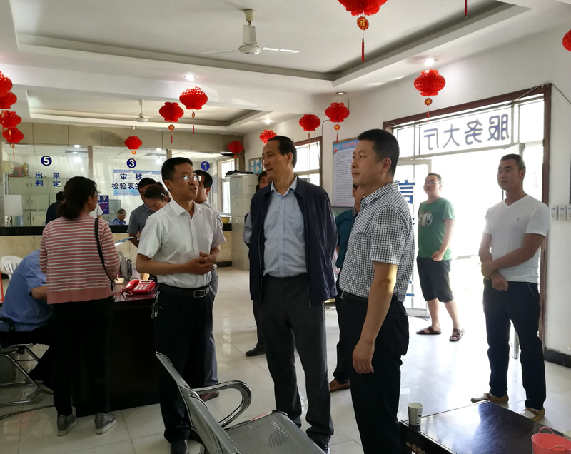 市委第三輪巡查第五巡查組深入市龍江城鄉(xiāng)發(fā)展集團下屬機動車安全技術(shù)檢測公司和汽車服務公司開展巡查工作