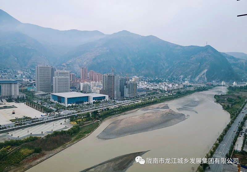 匠心傾注、喜封金頂——龍江?雙子座商住小區(qū)主體順利封頂