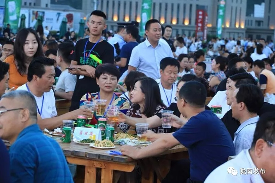 好嗨喲！隴南第一屆青島啤酒節(jié)開幕啦，為期8天