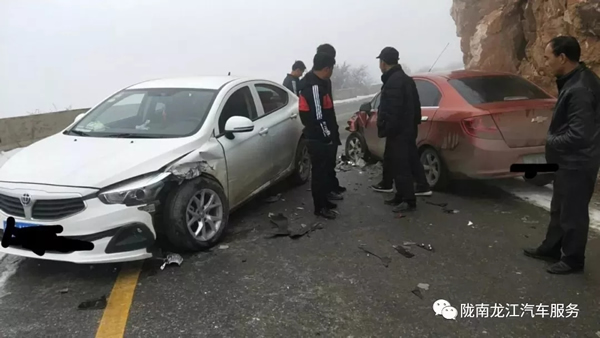 金錘鈑金，銀槍噴漆！龍江汽修值得信賴！