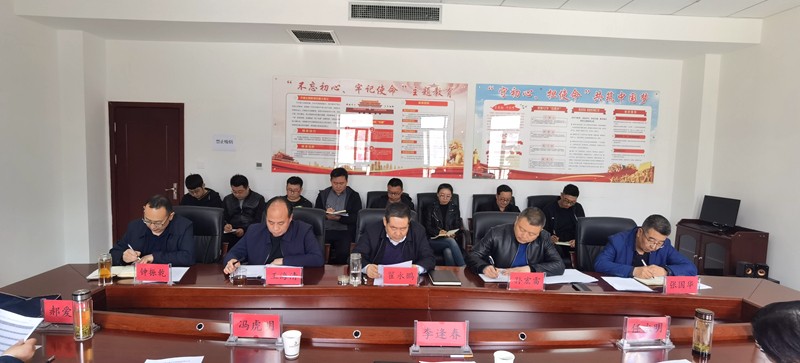 李逢春副市長在市龍江集團公司調(diào)研指導(dǎo)工作